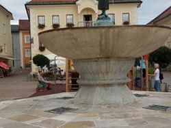 001 Brunnen