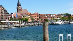 046 Hafen Von Waren