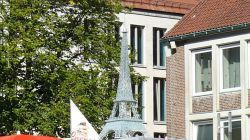 051 Eiffelturm In Lübeck
