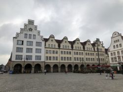 090 Neuer Markt
