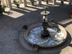 121 Der Schlossbrunnen