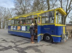 027 Frauen Unterwegs W2