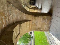 039 Frauen Unterwegs W2